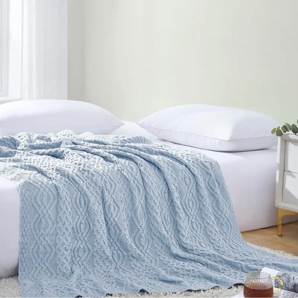 Aormenzy Blue braided blanket, soft and warm for sofa, bed, 50 x 60 inch - Picture 3 of 4